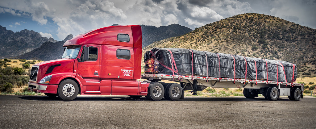 Flatbed & Specialized Trailer Logistics