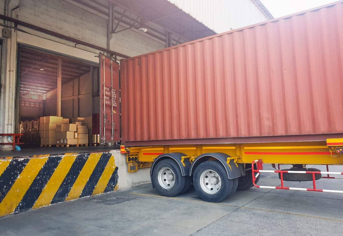 Transload Logistics Calgary – Metropolitan Logistics Container Transfer Services