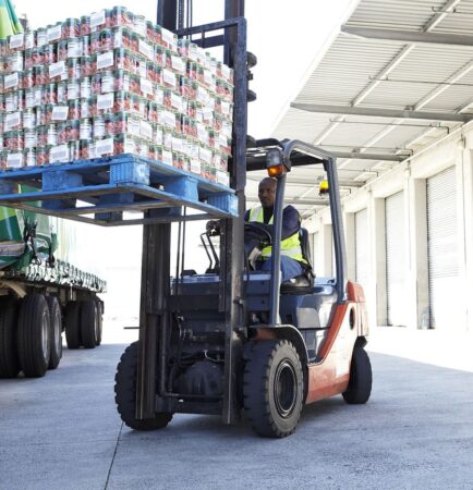 What is Freight Handling? Full Guide to Logistics in Canada